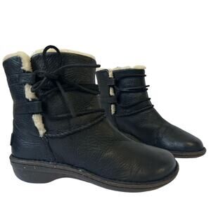 UGG Caspia Ankle Boots Black Leather size US 8 Sheepskin lined